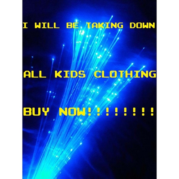 KIDS CLOTHING - Picture 1 of 6